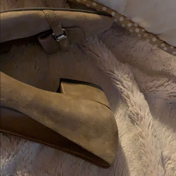 Franco Sarto Tan Suede Flats w/ Silver Accents - Picture 6 of 11